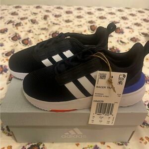 Kids Adidas Racer TR21. NWT. Never worn.